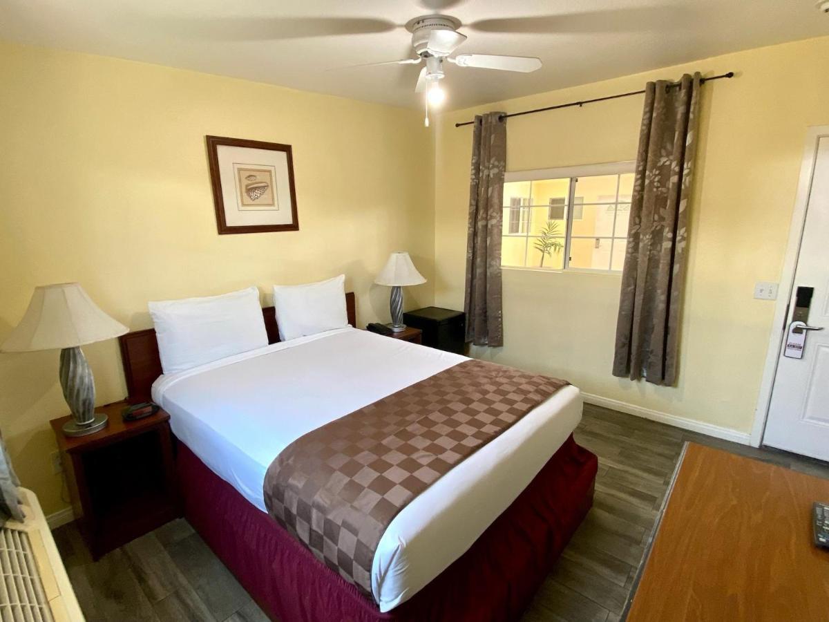 Europa Inn&Suites Desert Hot Springs Exterior foto